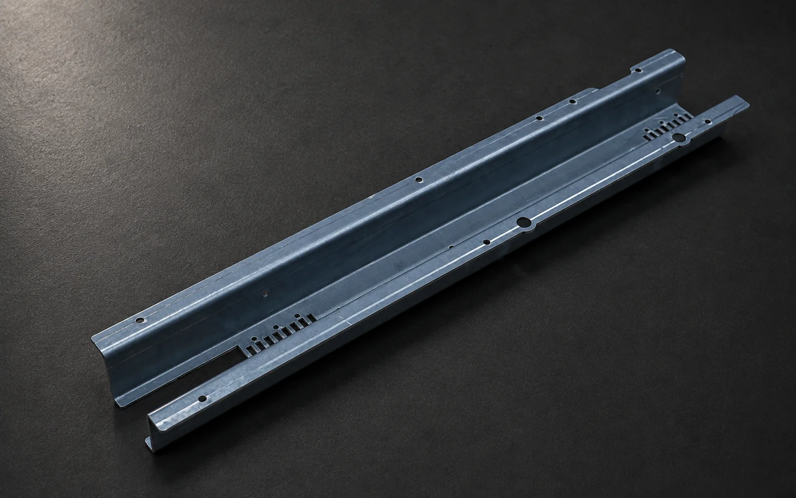 CNC-formed carriage stand frame for pallet wrapping equipment