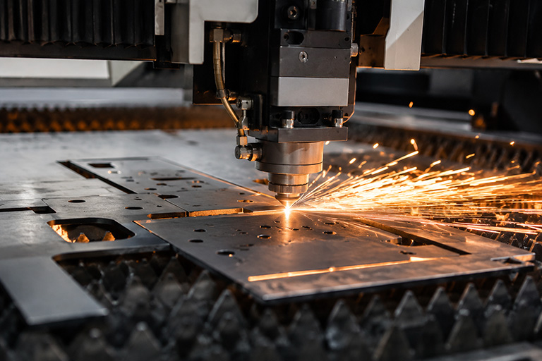 Fiber laser cutting head processing sheet metal